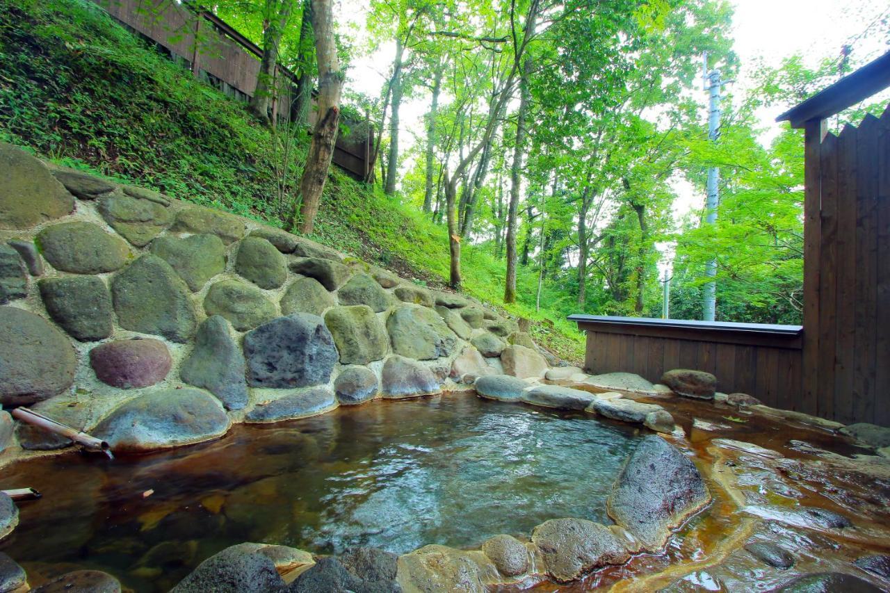Kurasako Onsen Sakura Villa Minamioguni Buitenkant foto