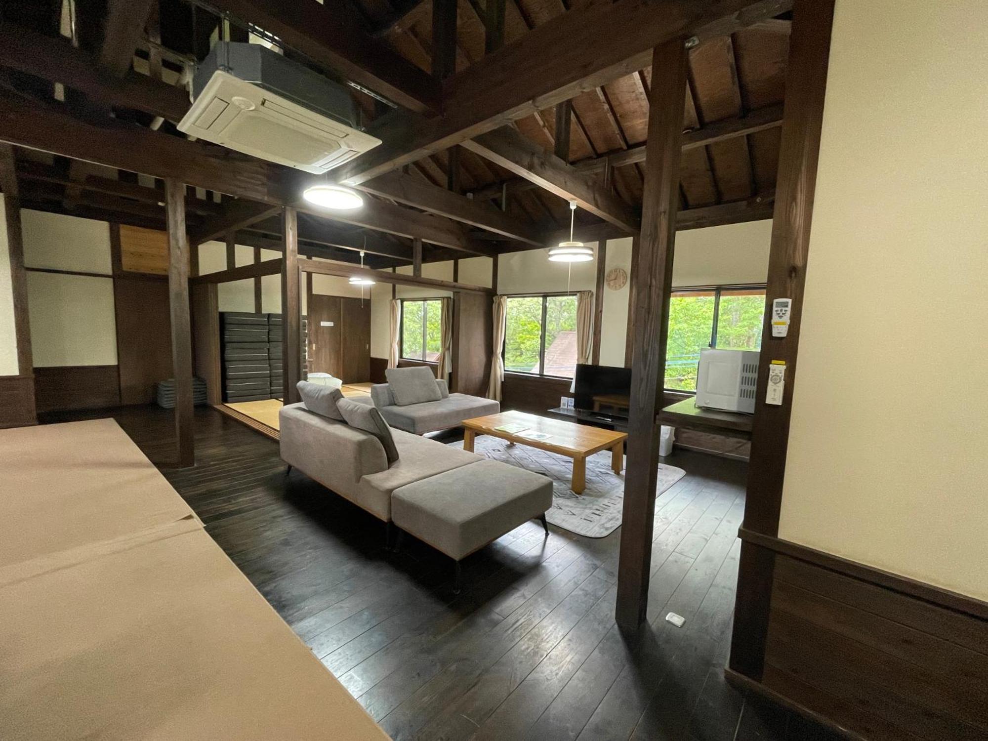 Kurasako Onsen Sakura Villa Minamioguni Buitenkant foto
